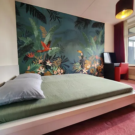 High Five Homestay *
